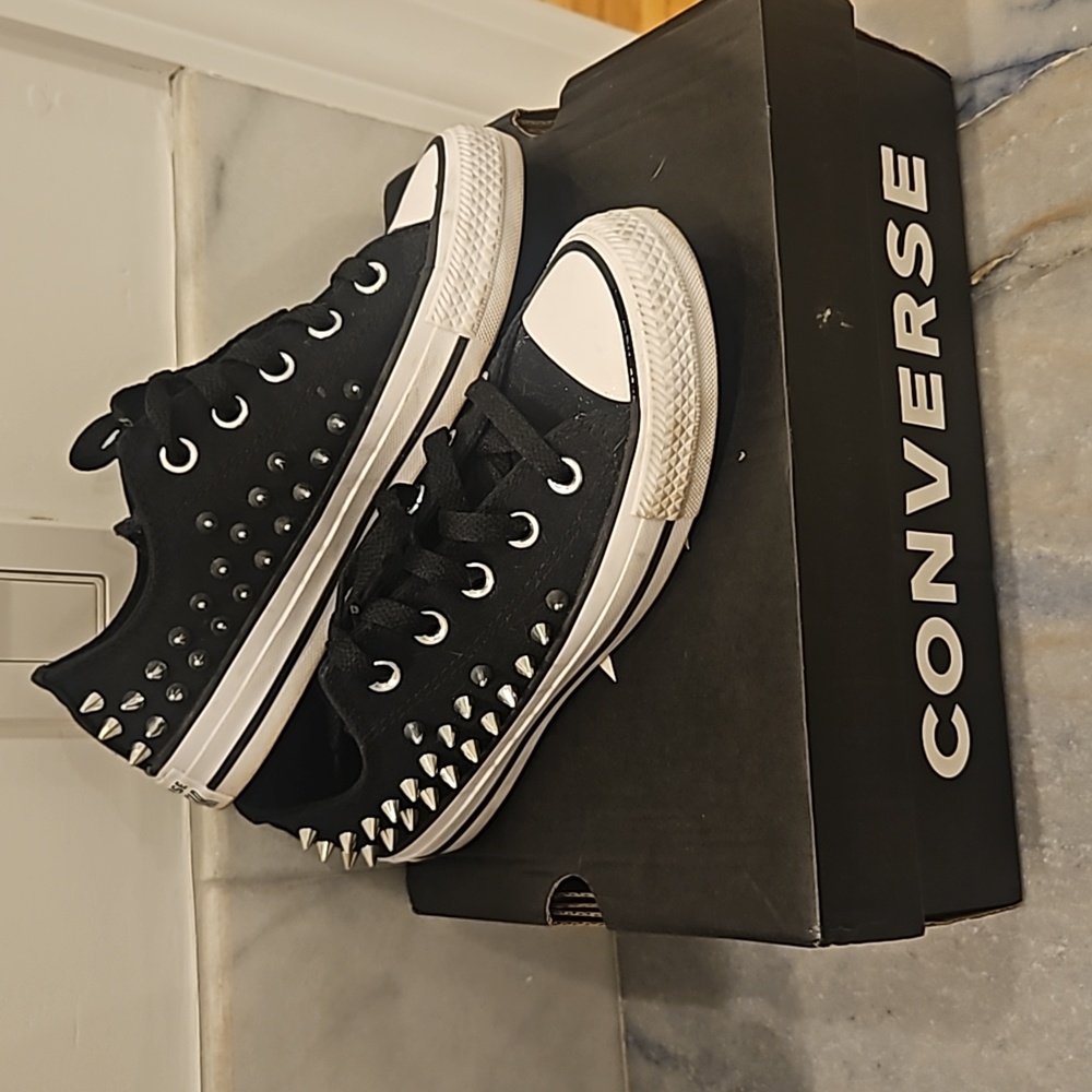 Converse 5.5 studded